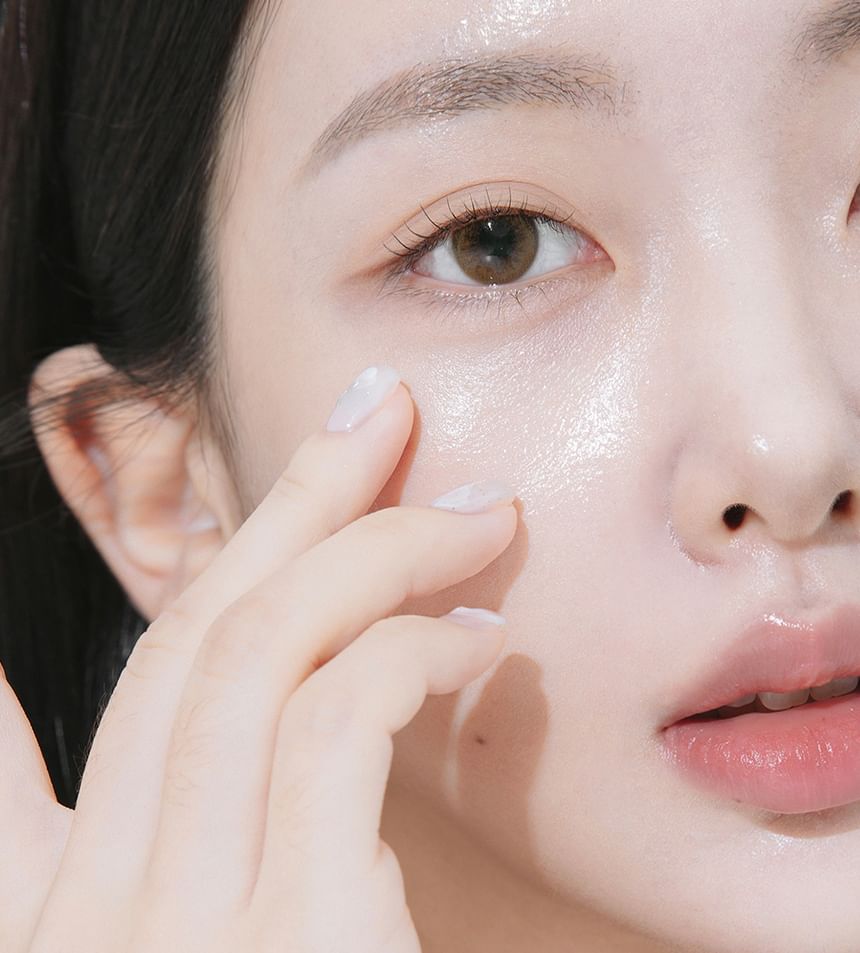 HEVEBLUE - Black Yuja Bean Lifting Auto Eye Cream - Gallery 23
