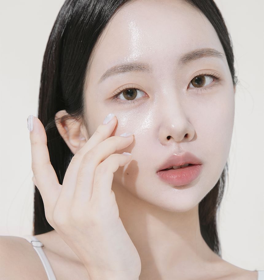 HEVEBLUE - Black Yuja Bean Lifting Auto Eye Cream - Gallery 30